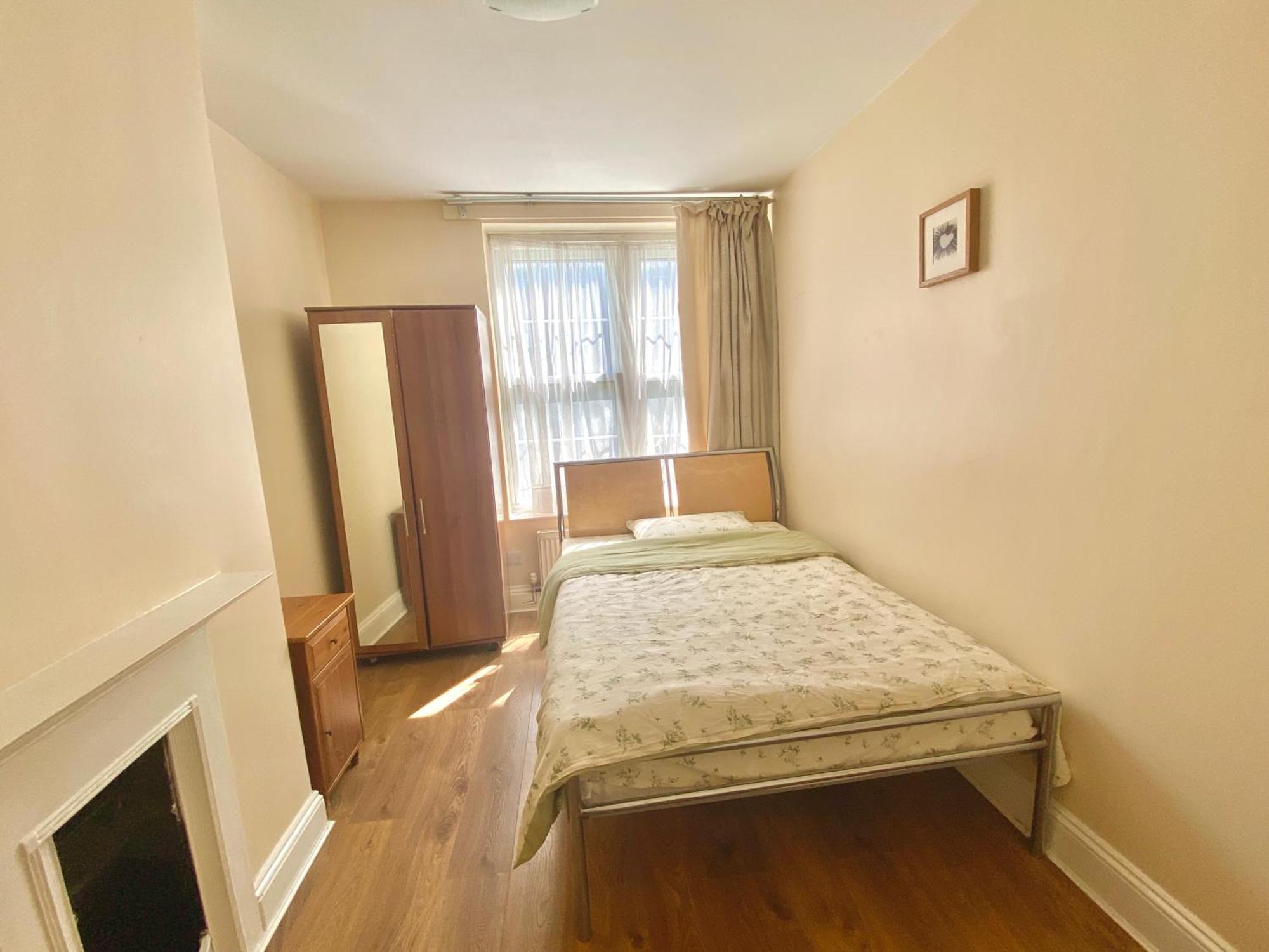Separate Rooms By The Thames Londra Esterno foto